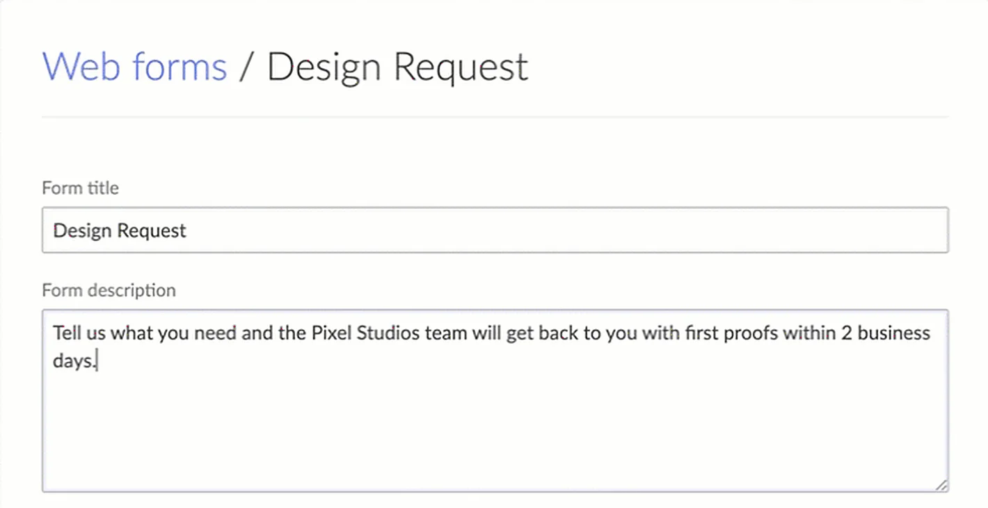Ajustes de un formulario web de Redbooth con el título 'Design Request' y una descripción que promete las primeras pruebas en 2 días laborables